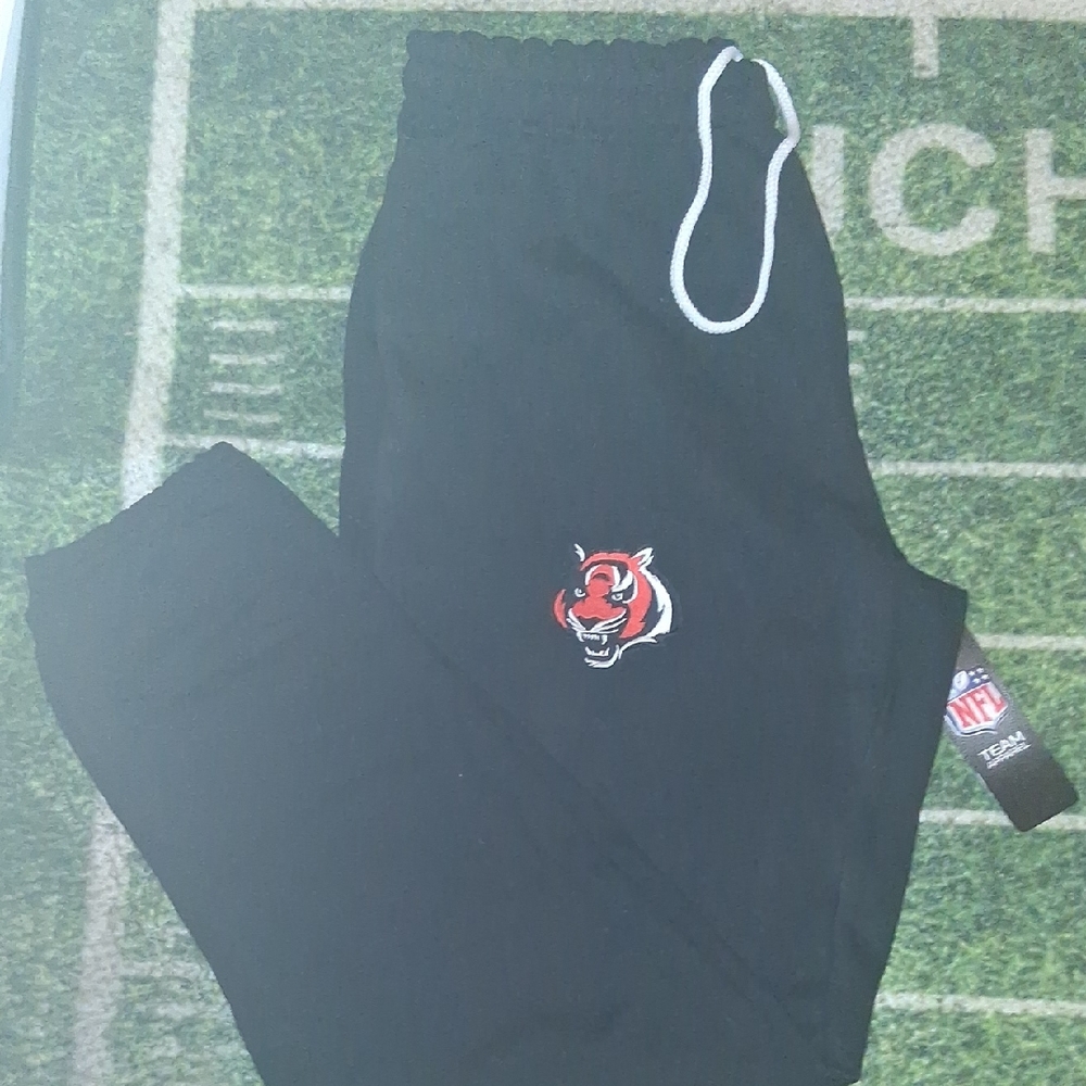 Cincinnati Bengals Men's Gray Or Black Dri Fit Athletic Joggers Sweatpants NWT .